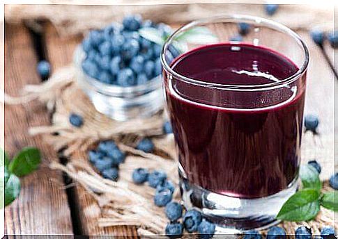 Blueberry is one of the natural foods that cleanses the body.