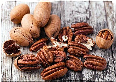 nuts help prevent osteoporosis