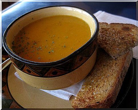 Carrot soup and bread