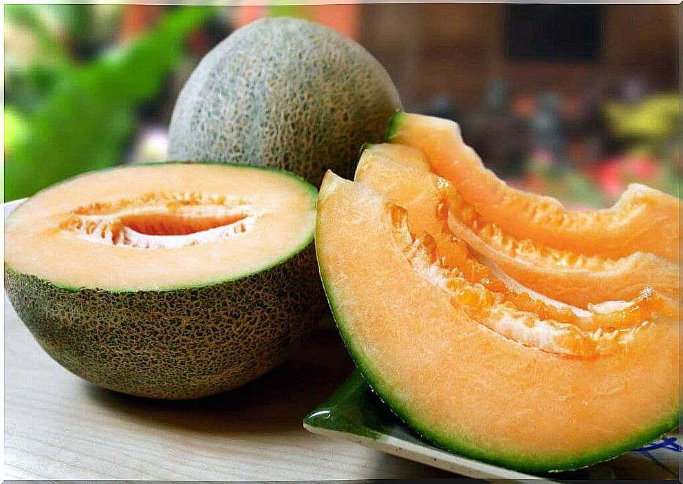 Melon treats dark under-eye circles