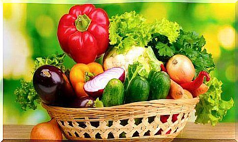 Fresh vegetables are helpful in reducing the stomach