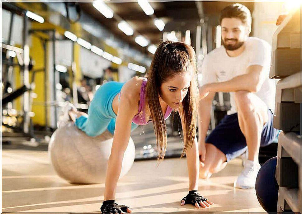 weightlifting on an exercise ball