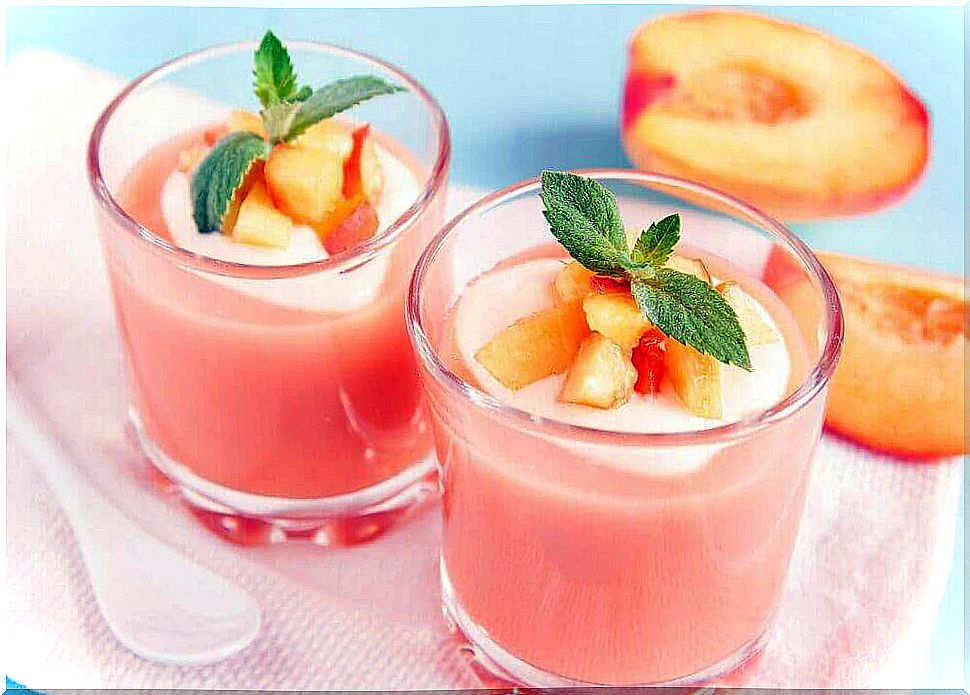 breakfast smoothie with peaches