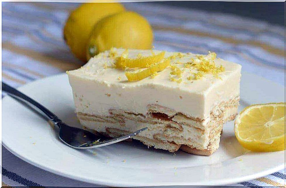 Lemon-Charlotte, a royal dessert