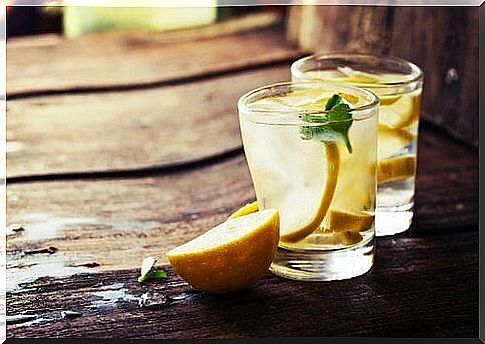 Lemon juice and warm water - benefits and effects