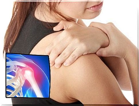 girl with shoulder tendonitis