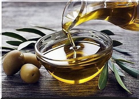 prevent cataracts by consuming olive oil