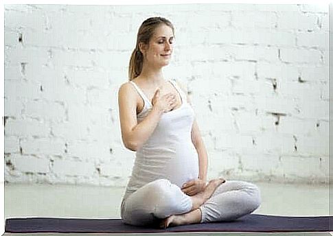 Yoga helps treat sciatica during pregnancy