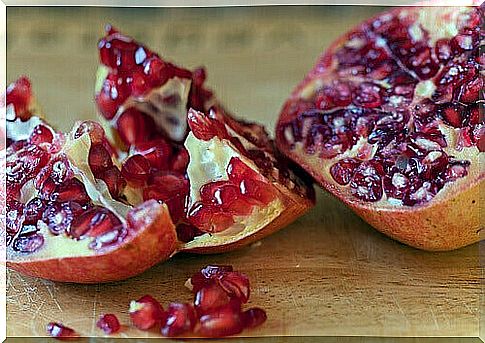 pomegranate for the treatment of joint pain 