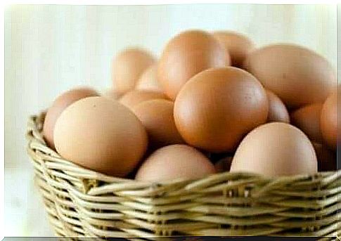 Eggs are one of the best sources of vitamin B.